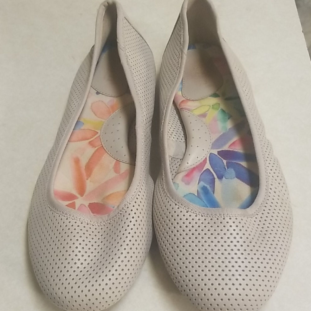 BORN FLATS